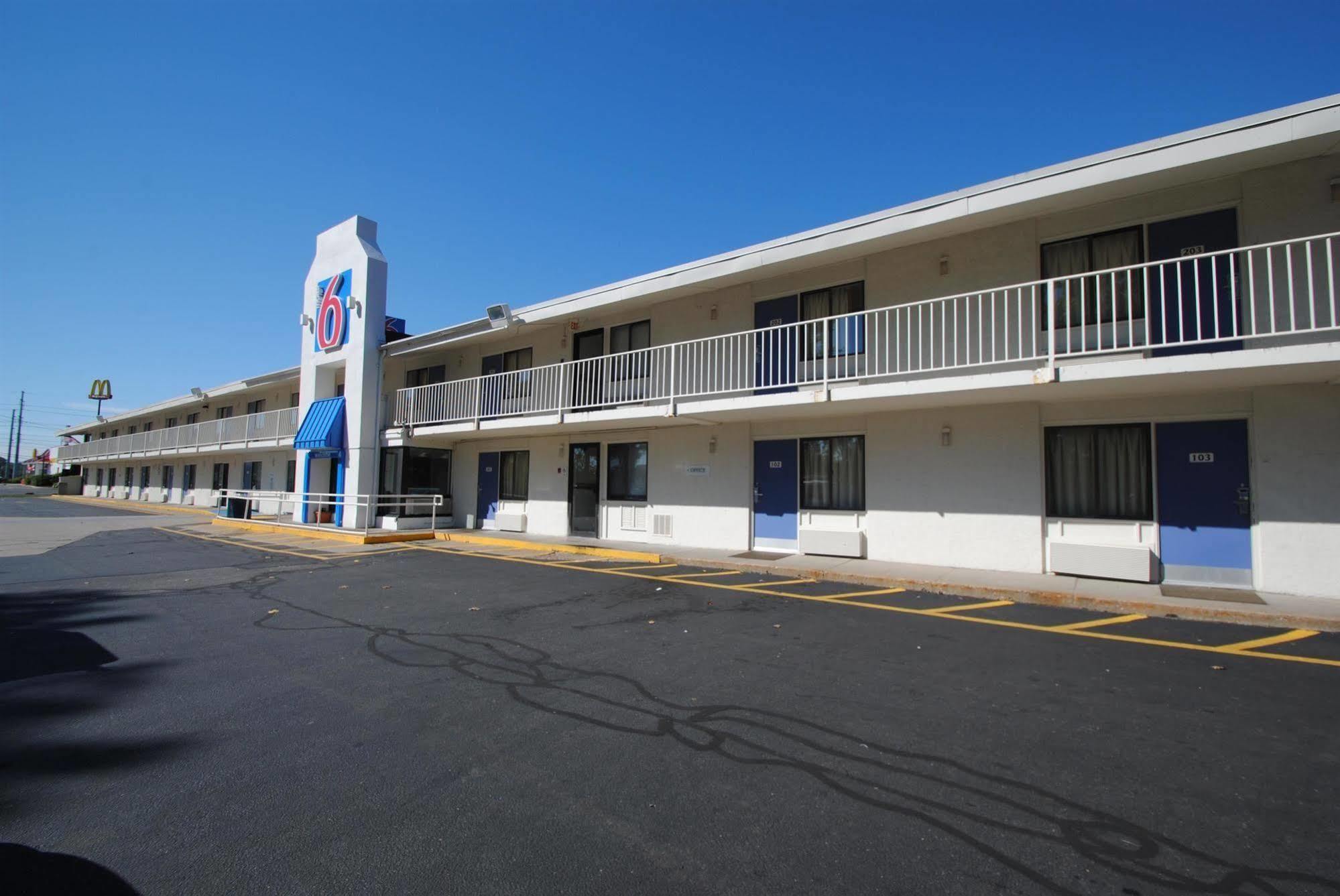Motel 6-Chicopee, Ma - Springfield Exterior photo