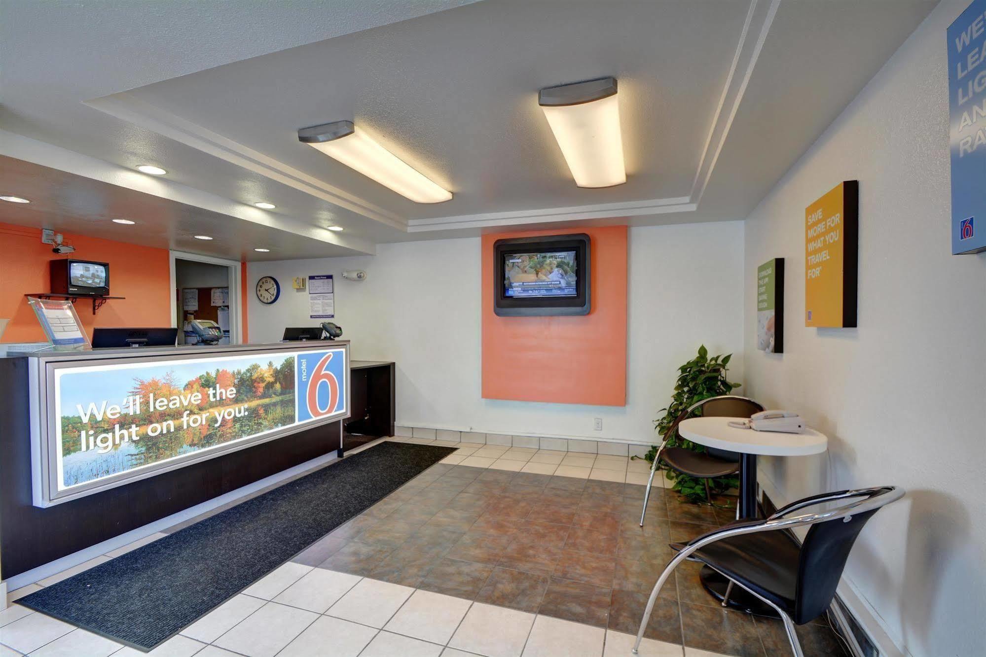 Motel 6-Chicopee, Ma - Springfield Exterior photo